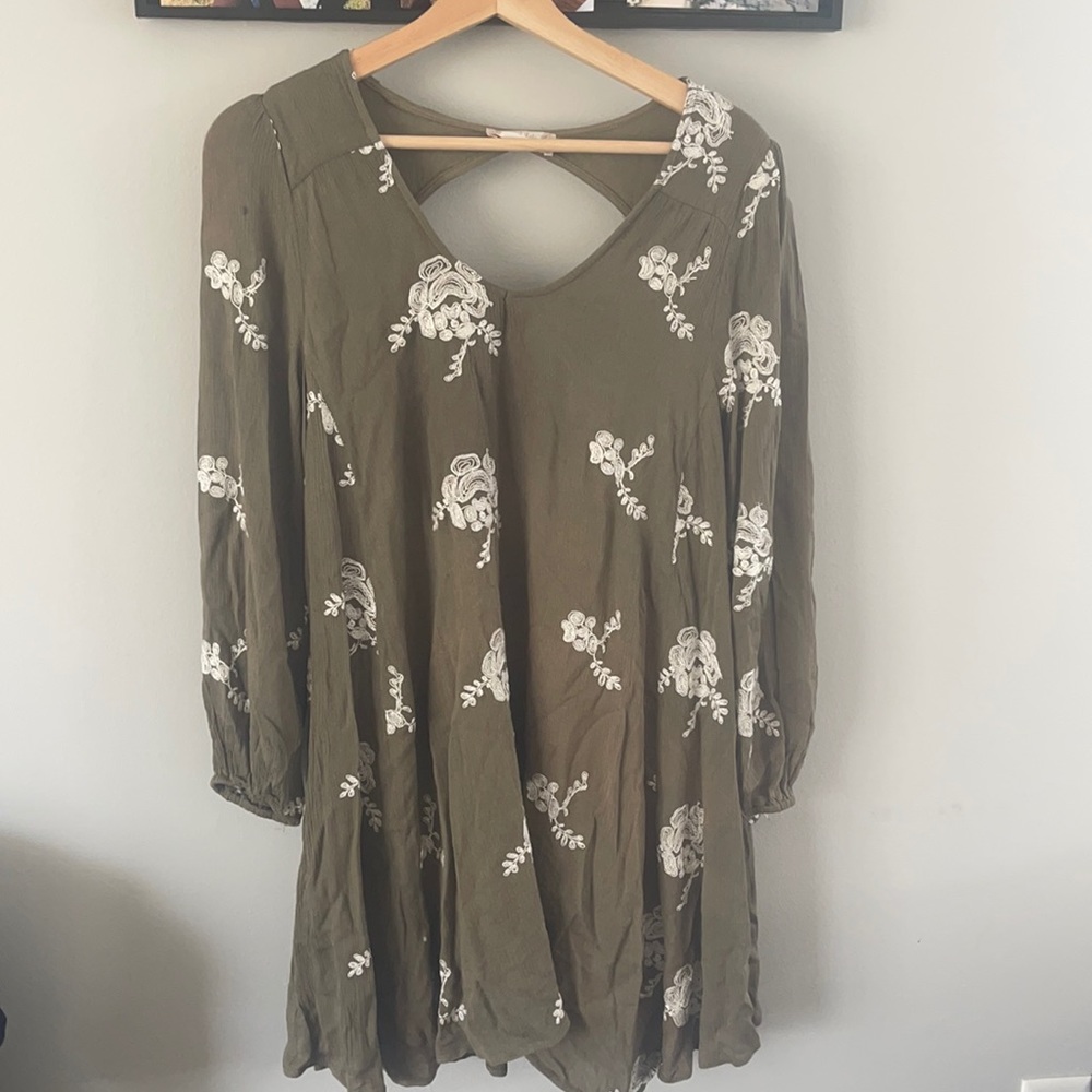 Green Boho Altar’d State Dress size Small with Keyhole back